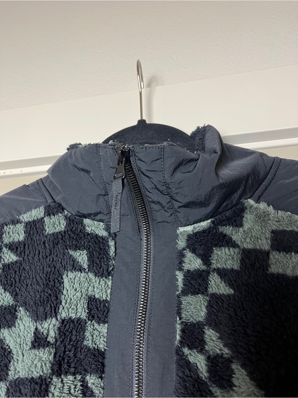 Women’s JoyLab Patterned Fleece Zip Up - Picture 6 of 8